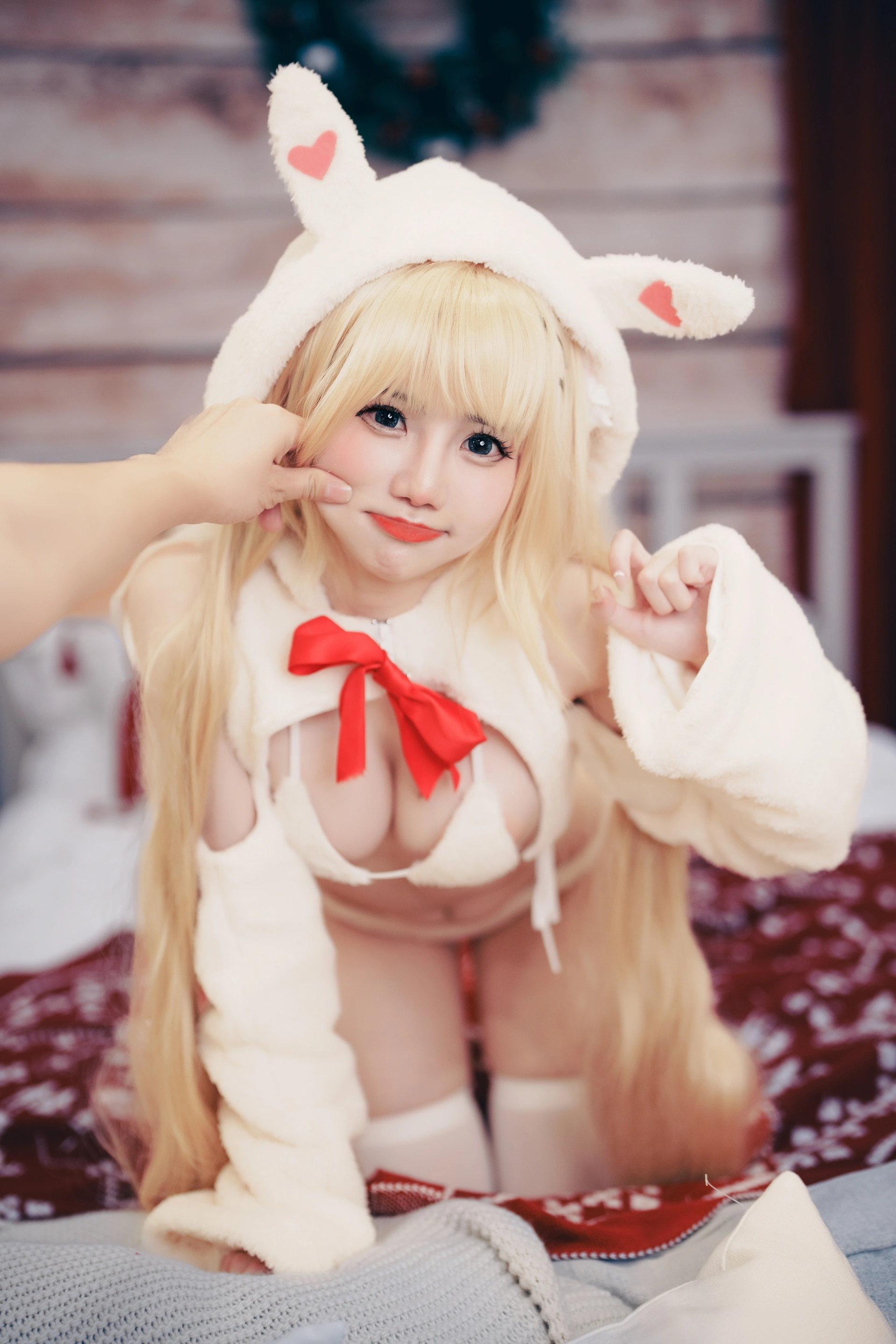 092.Sally Dorasnow – Marin Christmas Bunny 2